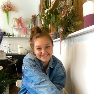 Meet your Posher, Elizabeth